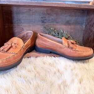 G.H. Bass & Co. Brown Tassel Loafers grandpa core/ dad core